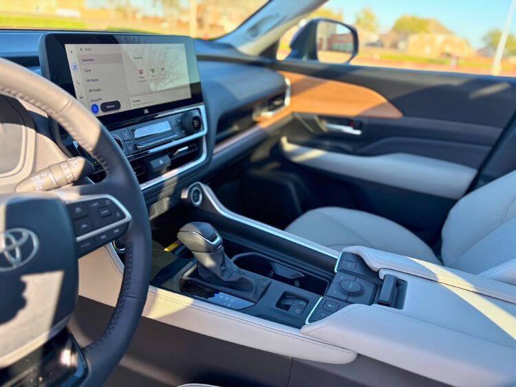 2026-toyota-grand-highlander-interior-wide-carpro.jpg