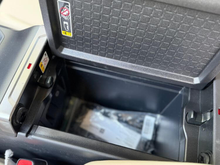 2026-toyota-rav4-limited-center-flip-console