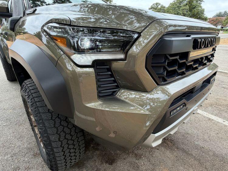 2026-toyota-tacoma-trailhunter-exterior-1