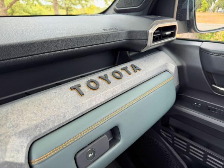 2026-toyota-tacoma-trailhunter-toyota-dash