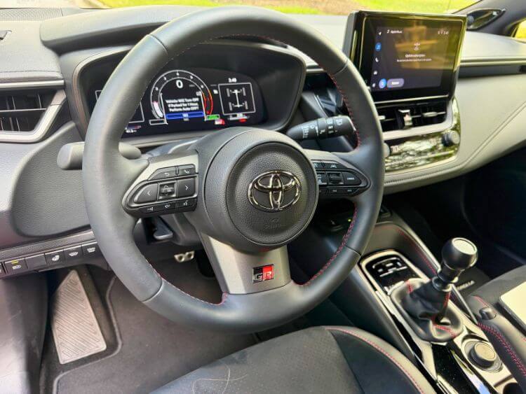 2026-toytoa-gr-corolla-steering-wheel-2