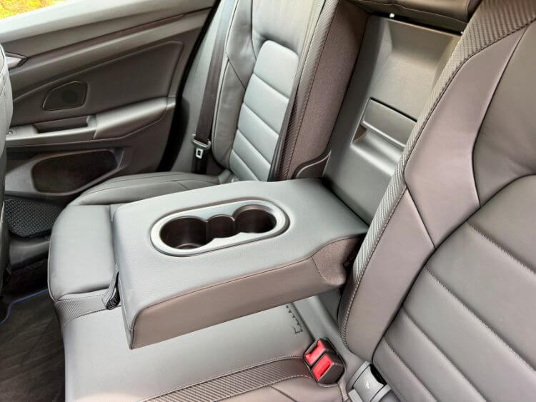 2026-volkswagen-golf-r-2nd-row-carpro