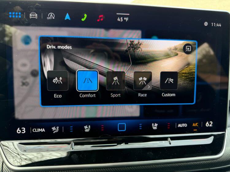 2026-volkswagen-golf-r-drive-mode-screen-carpro