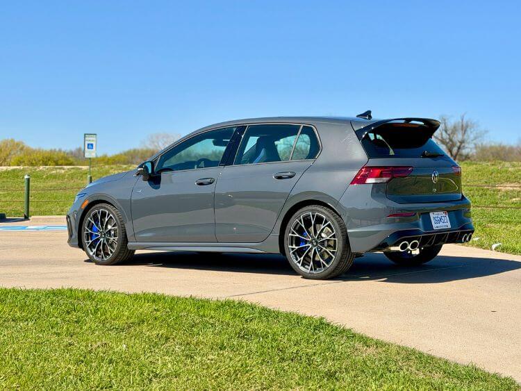 2026-volkswagen-golf-r-exterior-4-carpro