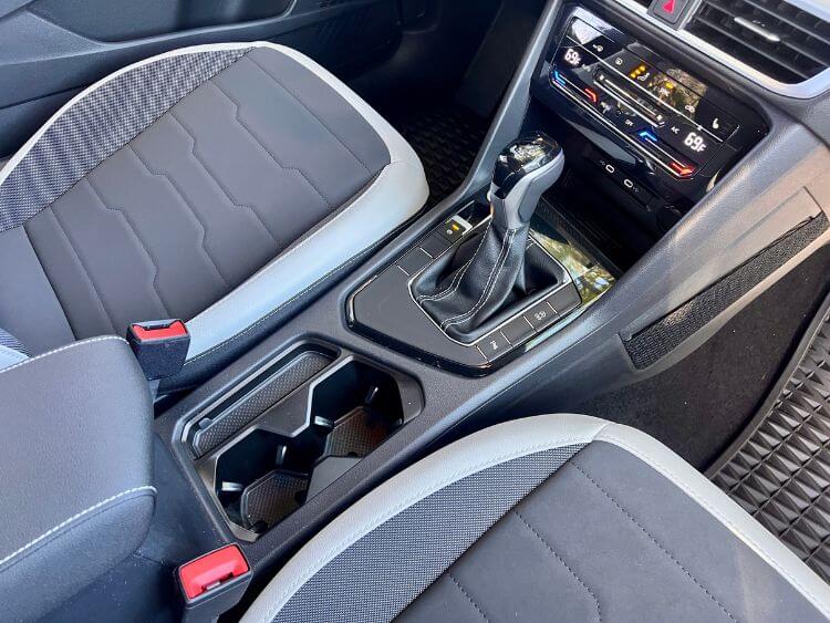 2026-vw-taos-se-cetner-console-carpro.