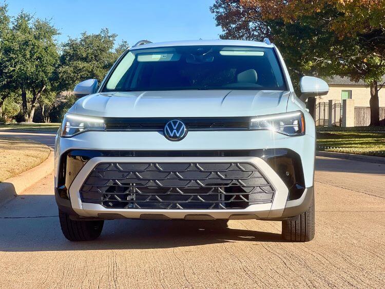 2026-vw-taos-se-grille-front-end-carpro.