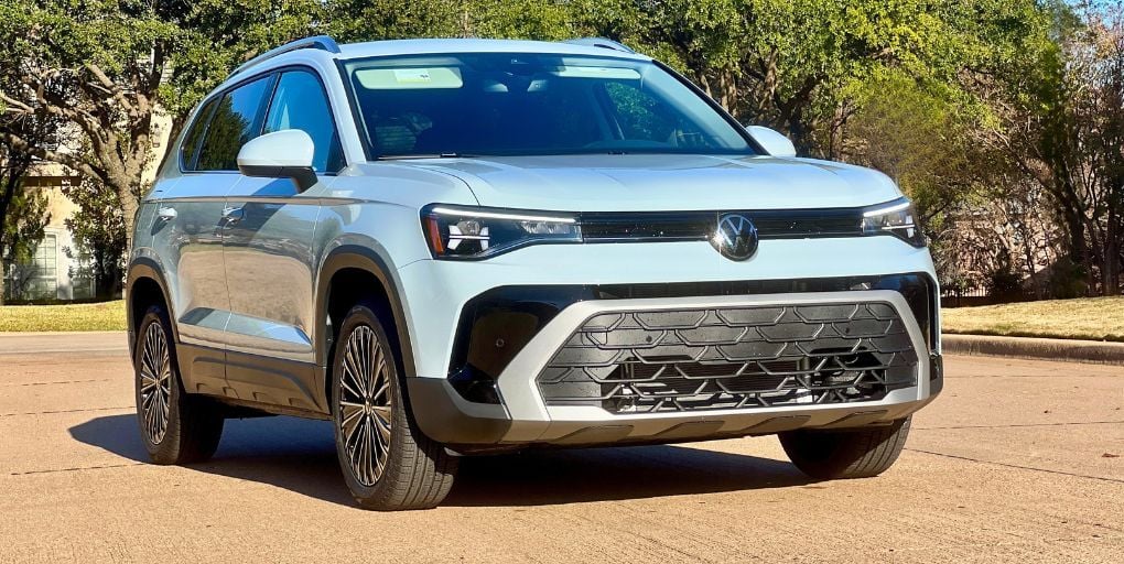 2026 Volkswagen Taos SE.  CarPro.