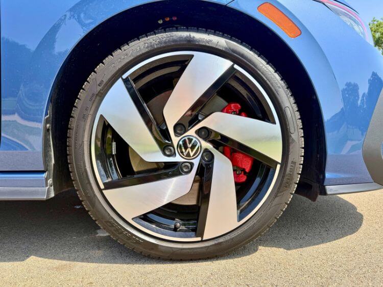 2026.VW-Golf-GTI-18-inch-wheel-carproj