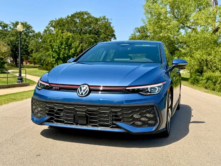 2026.VW-Golf-GTI-grille-carproj