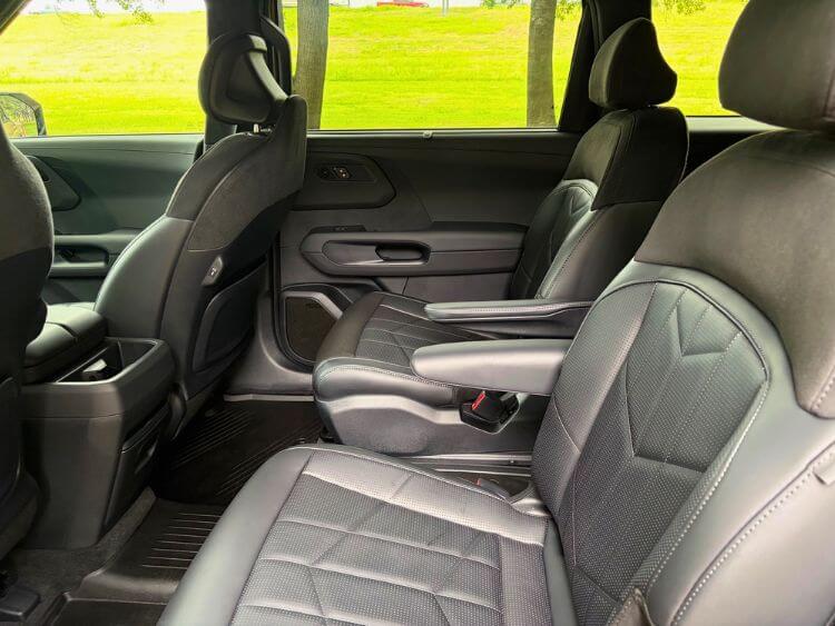 2027- Kia-Telluride-X-Pro-SX-Prestige-2nd-row-carpro
