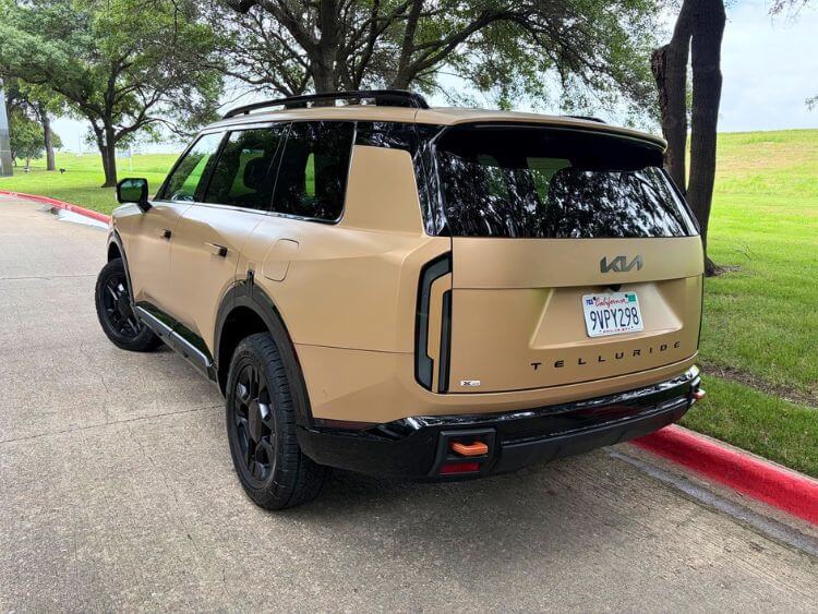 2027- Kia-Telluride-X-Pro-SX-Prestige-exterior2-carpro