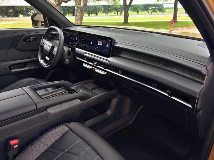 2027- Kia-Telluride-X-Pro-SX-Prestige-passenger-side-dash-1-carpro