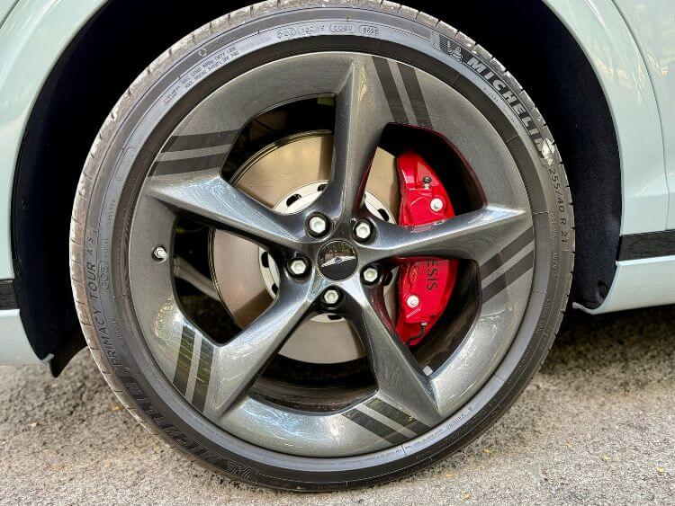 2027-Genesis-gv70-prestige-graphite-21-inch-wheel-carpro