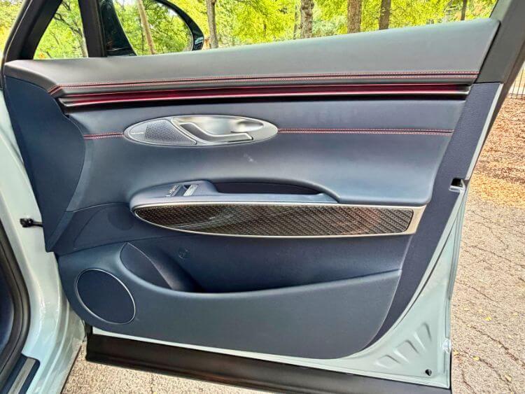 2027-Genesis-gv70-prestige-graphite-door-panel-carpro