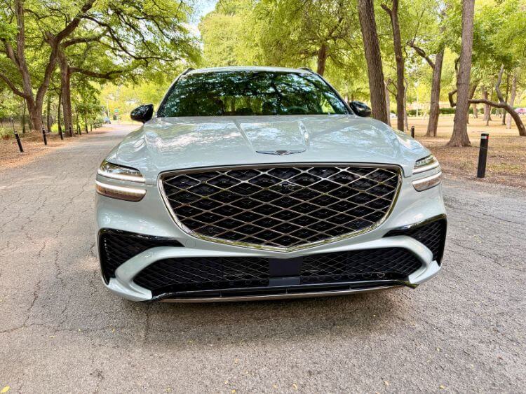 2027-Genesis-gv70-prestige-graphite-front-grille-jpg