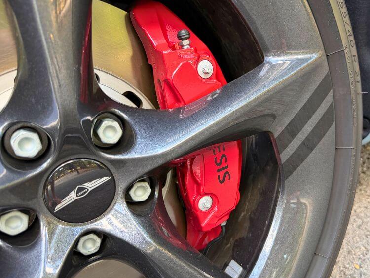 2027-Genesis-gv70-prestige-graphite-red=brake-caliper-carpro.jpg