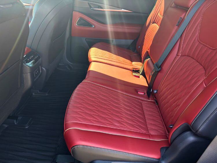 2027-Infiniti-QX65-2nd-row-carpro