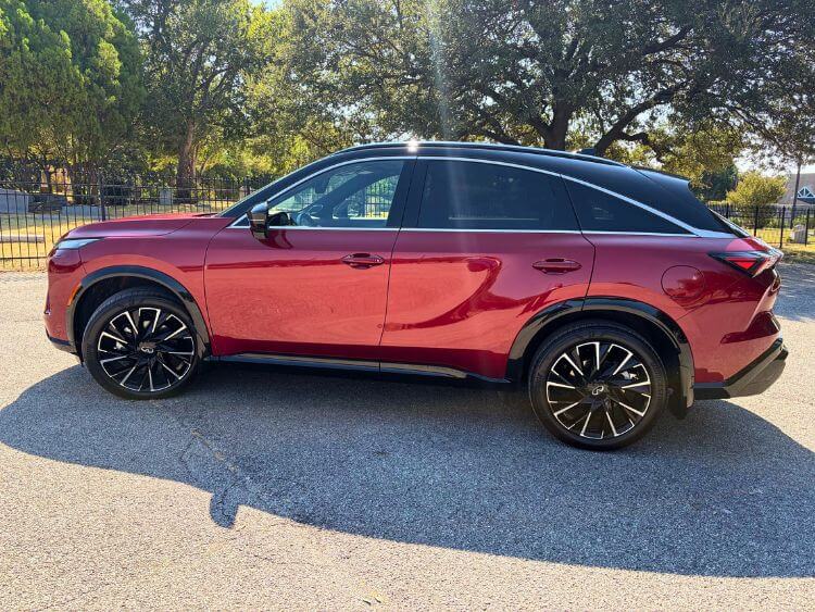 2027-Infiniti-QX65-profile-carpro