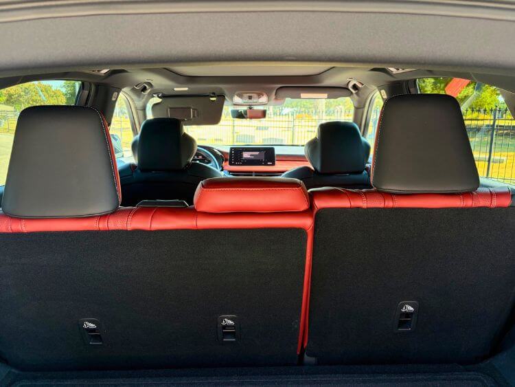 2027-Infiniti-QX65-seats-up-carpro
