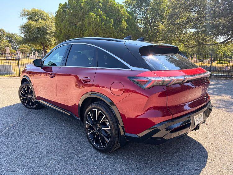 2027-Infiniti-QX65-side-exterior-3-carpro