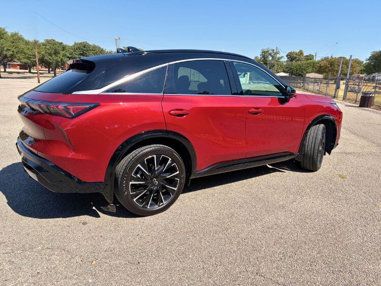 2027-Infiniti-QX65-side-exterior-carpro