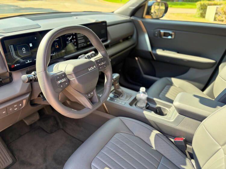 2027-Kia-Seltos-X-Line-SX-cabin-hero-carpro