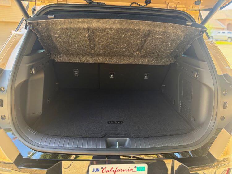 2027-Kia-Seltos-X-Line-SX-cargo-carpro