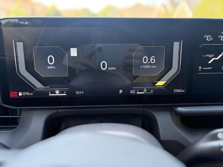 2027-Kia-Seltos-X-Line-SX-digital-display-speed-carpro