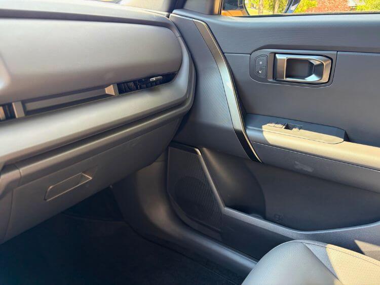 2027-Kia-Seltos-X-Line-SX-interior-2-carpro