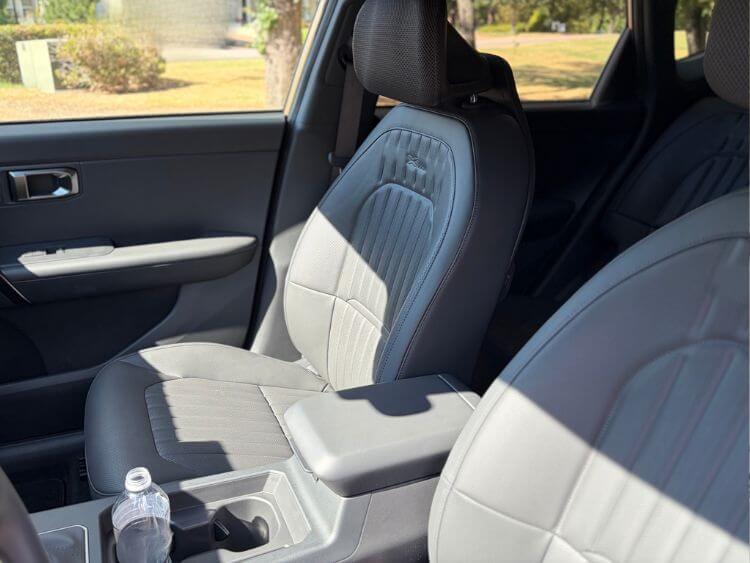 2027-Kia-Seltos-X-Line-SX-seats-carpro