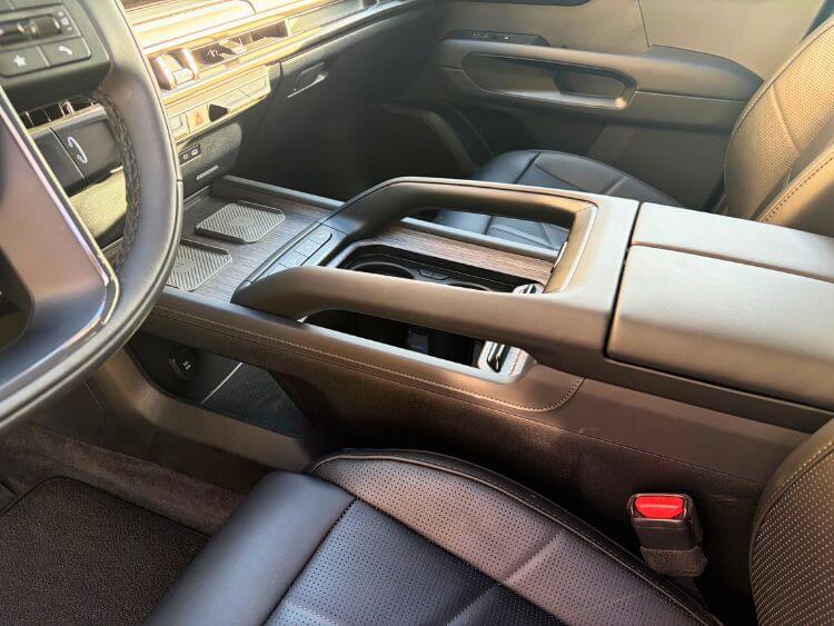 2027-Kia-Telluride-Hybrid -SX-Prestige-console