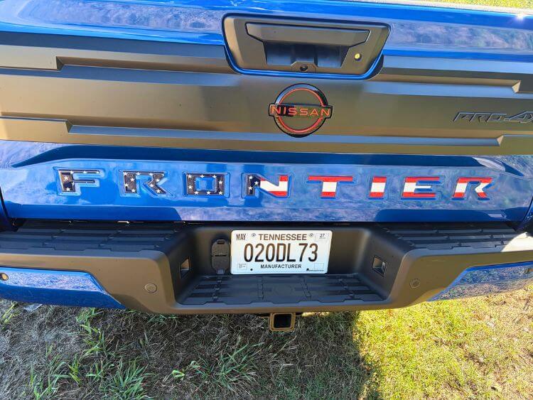 2027-nissan-frontier-pro-4x-badging