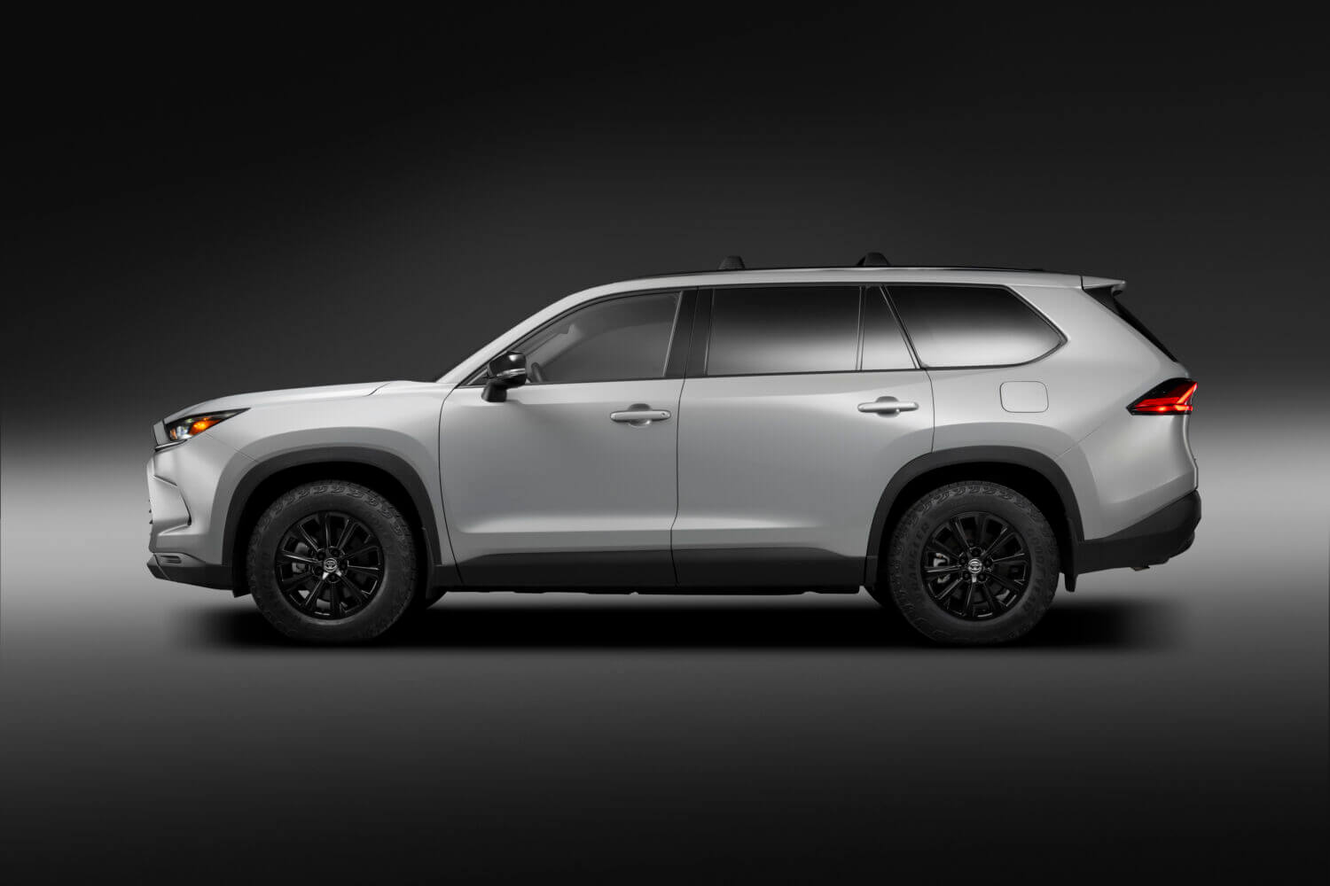 2027-toyota-grand-highlander-woodland-exterior-profile-credit-toyota
