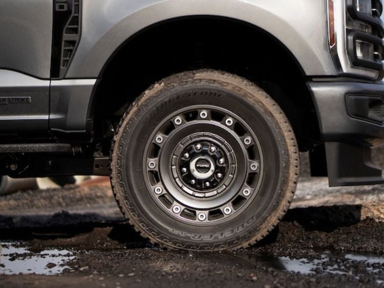 2027_Ford_Super_Duty_Carhartt_Package_F_350_Wheels.jpg2
