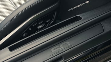 911-targa-Porsche-Design-50th-Anniversary-Edition-details-porsche-credit.jpeg 