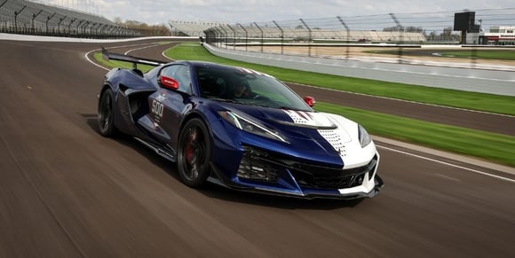 Chevrolet-Corvette-ZR1X-OWENS-I500-Pacecar-26-1242--credit-chevy