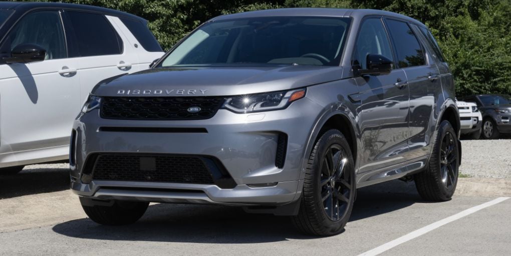 Editorial-credit-Jonathan-Weiss-Shutterstock-land-rover-discovery-pa