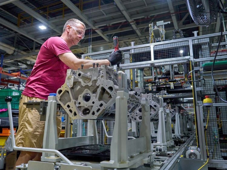 GM-worker-flint-michigan-engine-assembly-credit-gm