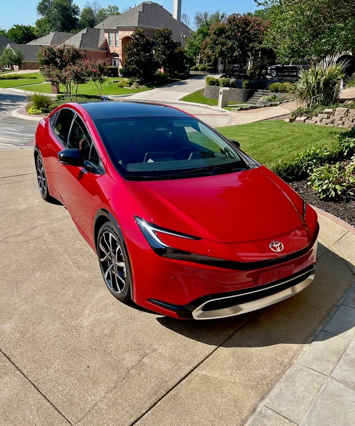 REVIEW: 2023 Toyota Prius Prime XSE Premium