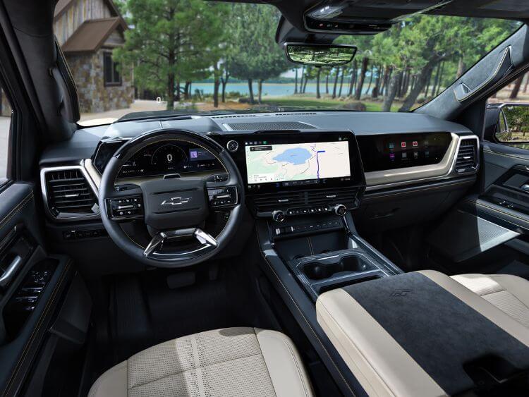 MY27_Chevrolet_Silverado_interior-credit-chevrolet