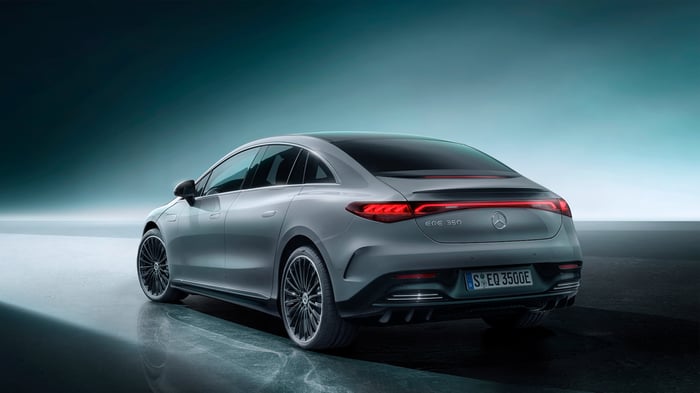 Mercedes-Benz-EQE Sedan-credit-MB