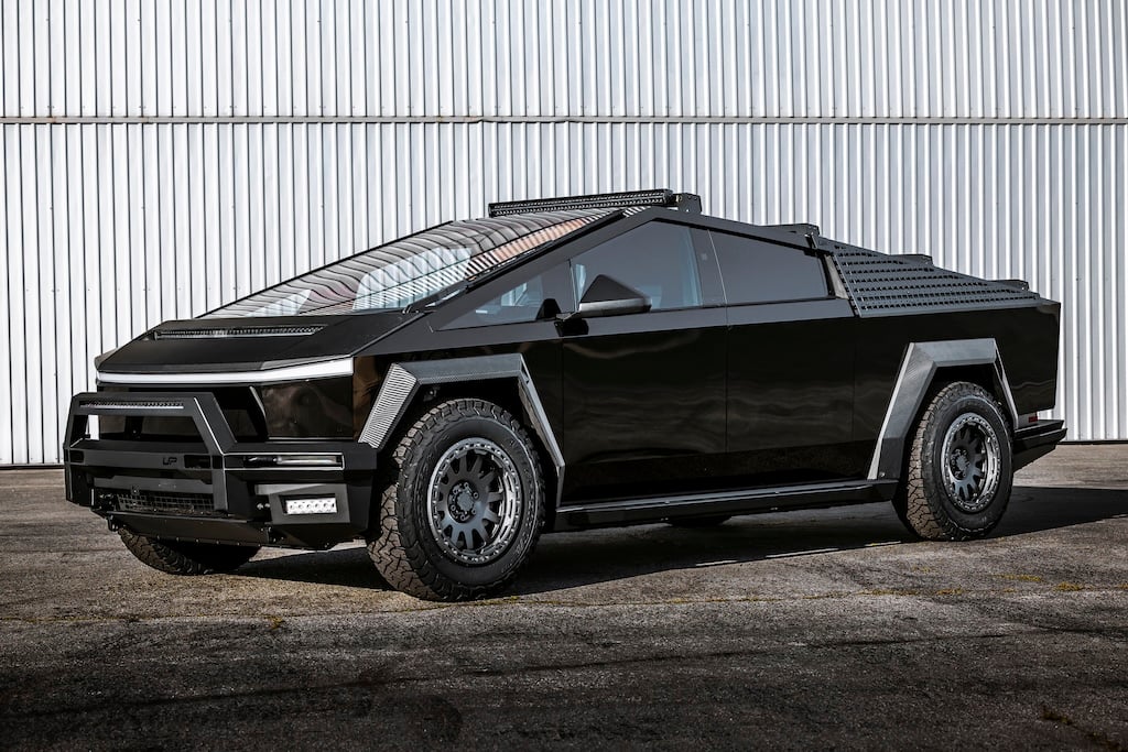 Tesla-Cybertruck-UP-INVINCIBLE-Full-Build-UP-03-Beadlock-Wheels-3Quarter-Front-Unplugged-Performance-credit