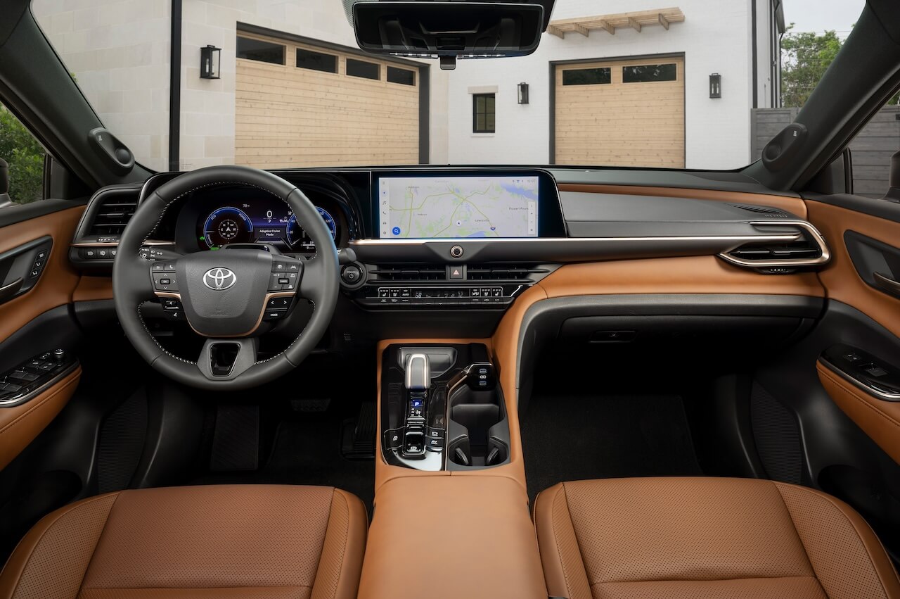Toyota_2027_CrownSignia_Limited_035-credit-toyota.jpg (1)
