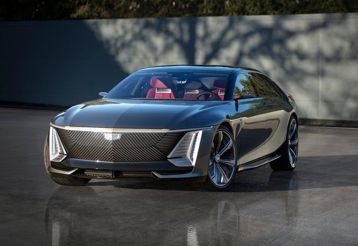 Look At This Beauty:  The Cadillac CELESTIQ