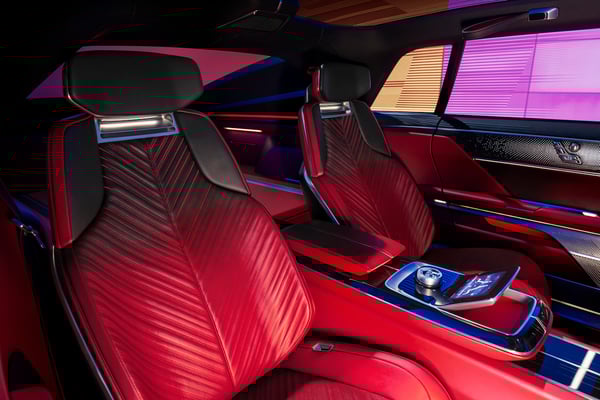 cadillac-celestiq-show-car-front-seats-credit-cadillac