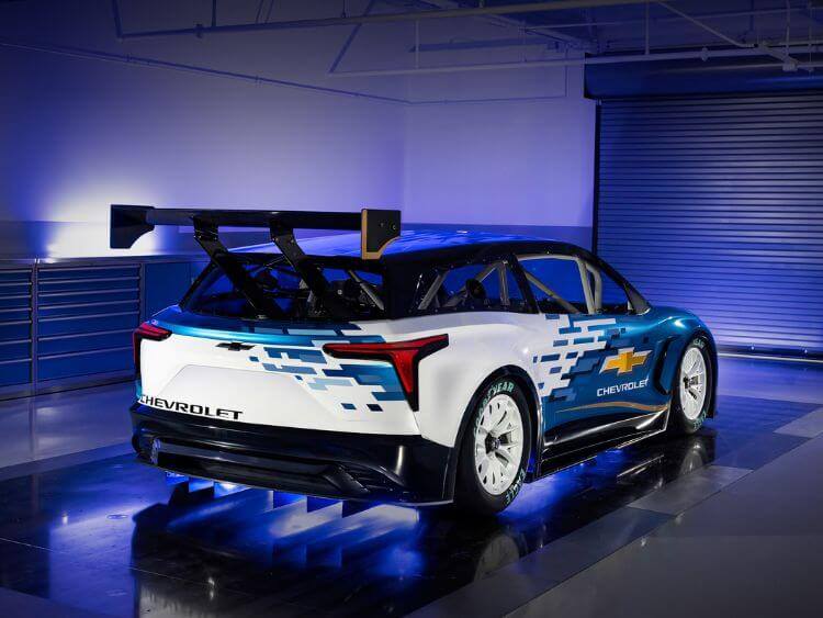 chevy-blazer-nascar-tail-end-wing-credit-chevrolet