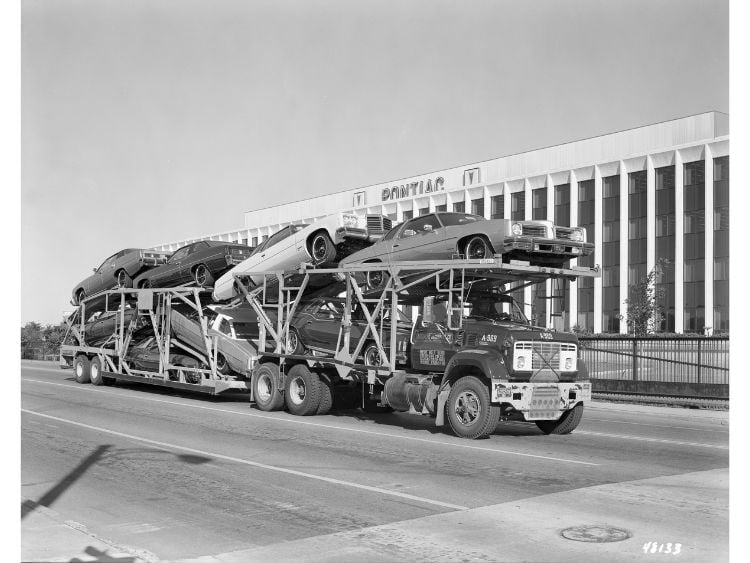 credit-gm-archives-pontiac-hq-historic-3
