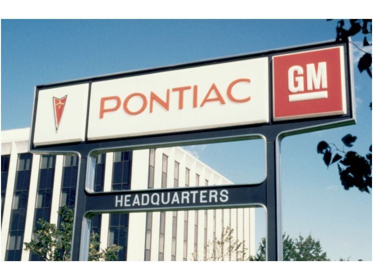 credit-gm-archives-pontiac-hq-sign
