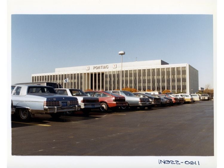 credit-gm-archives-pontiac-hq-wide-cars