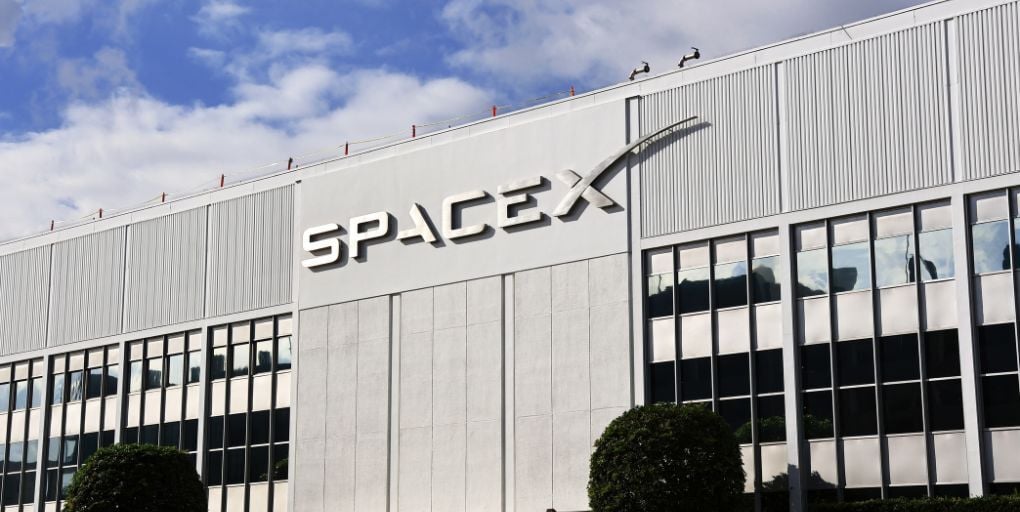 Editorial credit: Walter Cicchetti / Shutterstock.com. SpaceX Headquarters, Hawthorne, CA, November 2025.  